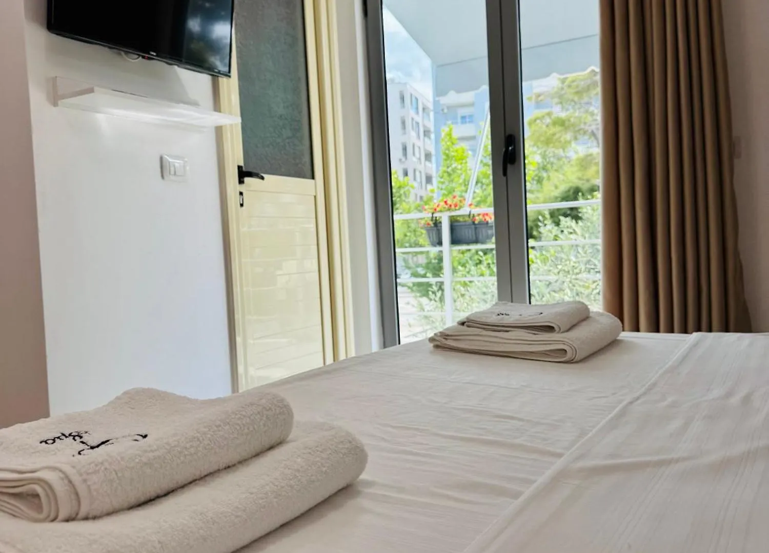 Swan Rent Rooms Vlorë
