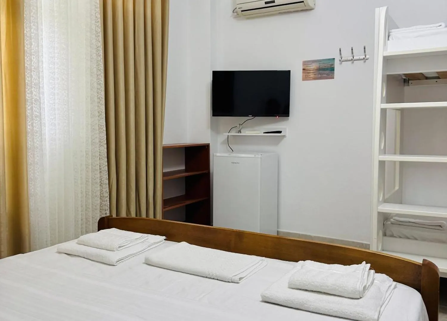Swan Rent Rooms Vlorë 0*,  Albánie